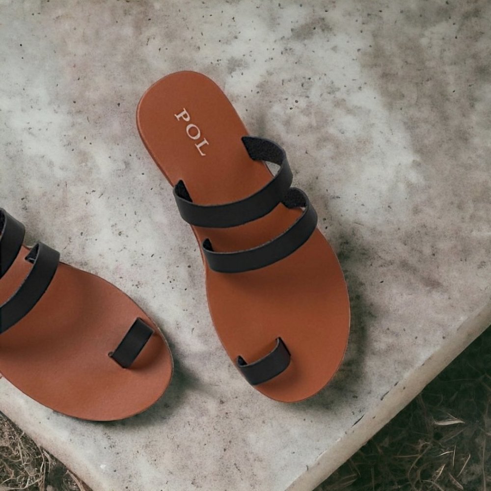 79655 POL Leather Toe Ring Sandals